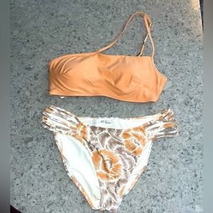 NWOT AERIE by American Eagle one strapped swimsuit Sz medium